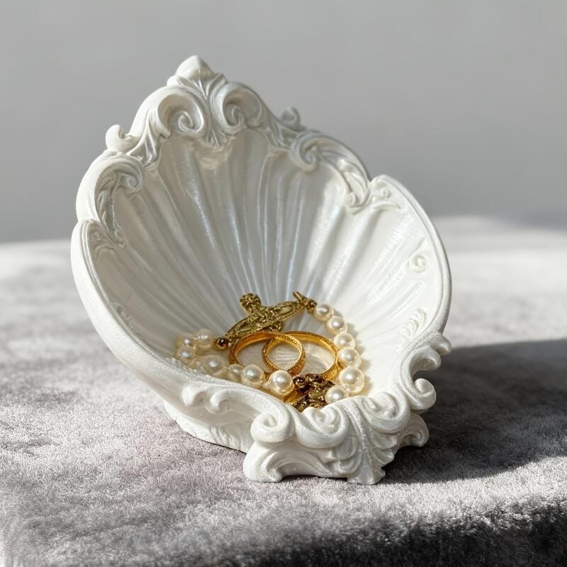 Vintage Shell Shaped Embossed  - огляд і ціна Jewelry Making Desk