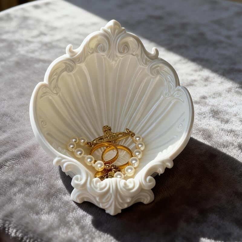 Vintage Shell Shaped Embossed  - огляд і ціна Jewelry Making Desk