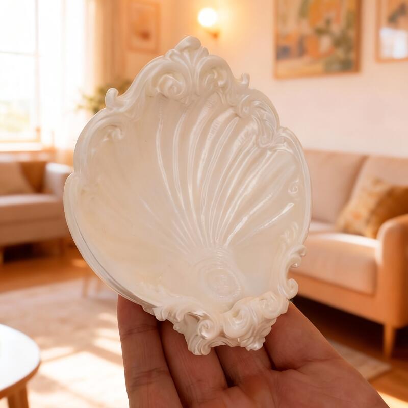 Vintage Shell Shaped Embossed  - огляд і ціна Jewelry Making Desk